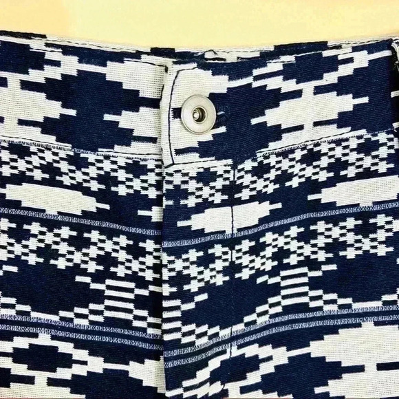 Laundry by Shelli Segal Navy & White Tribal Aztec Cotton Blend Shorts Size 8 - Picture 5 of 14